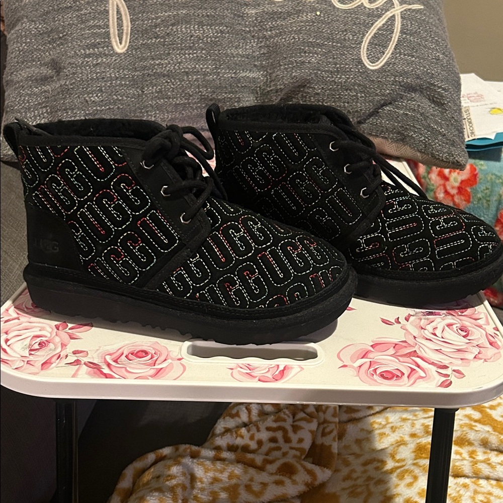 UGG Kids Black Boots with Logo Design